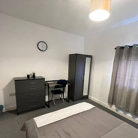 4 Bedroom Terrace House 威灵堡 外观 照片