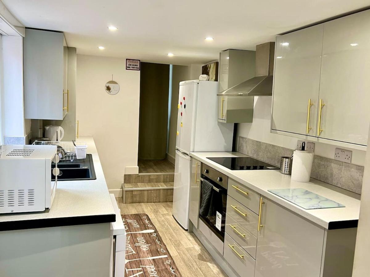 4 Bedroom Terrace House 威灵堡 外观 照片