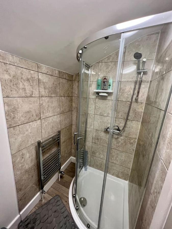 4 Bedroom Terrace House 威灵堡 外观 照片