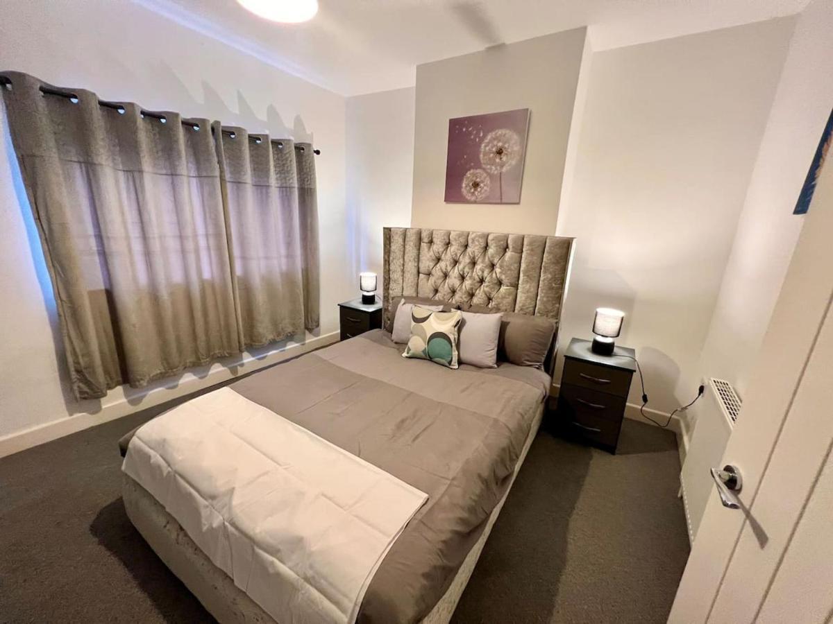 4 Bedroom Terrace House 威灵堡 外观 照片