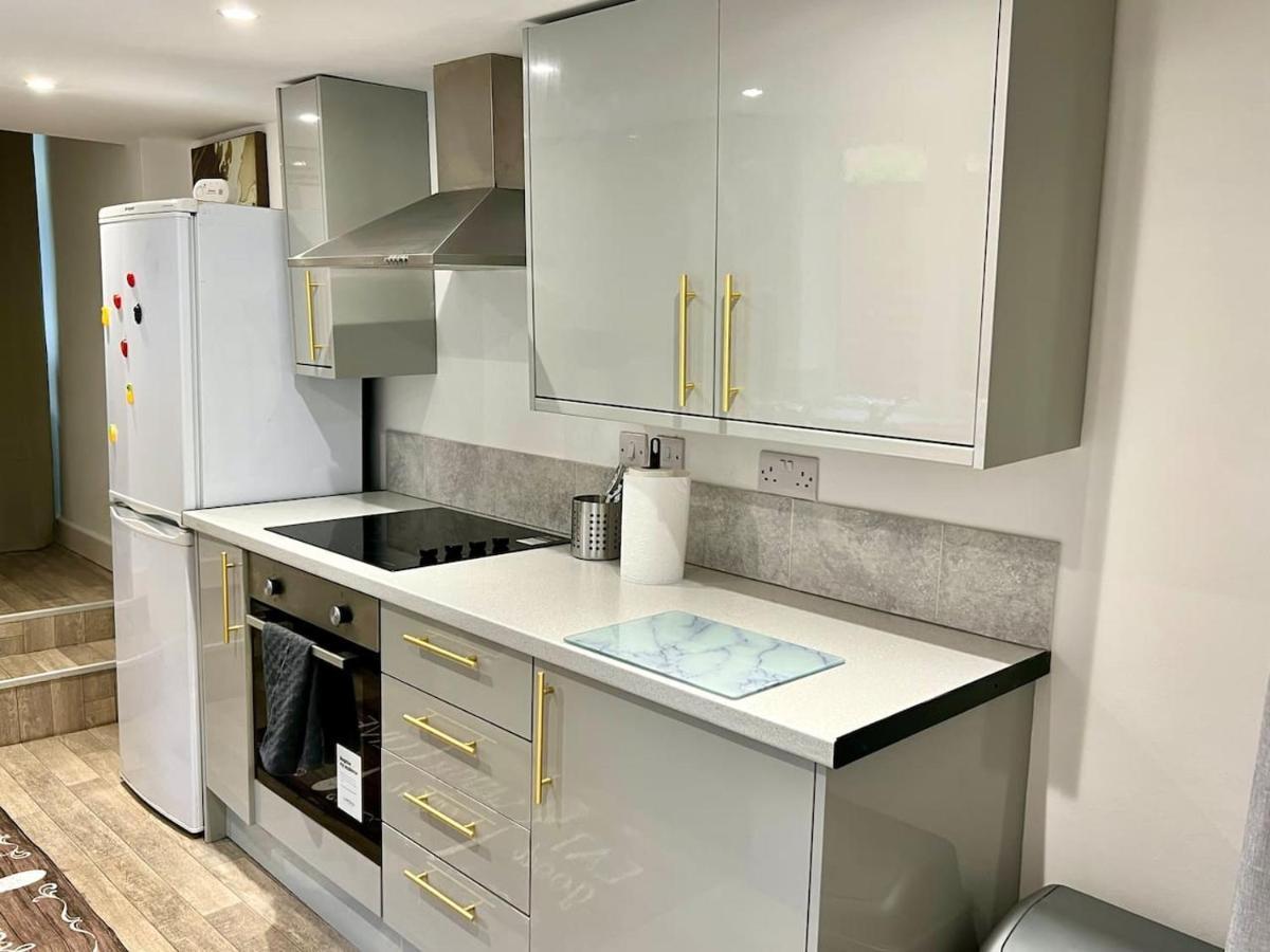 4 Bedroom Terrace House 威灵堡 外观 照片